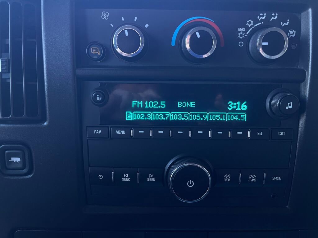 Used 2023 Chevrolet Express 2500 Extended image 16