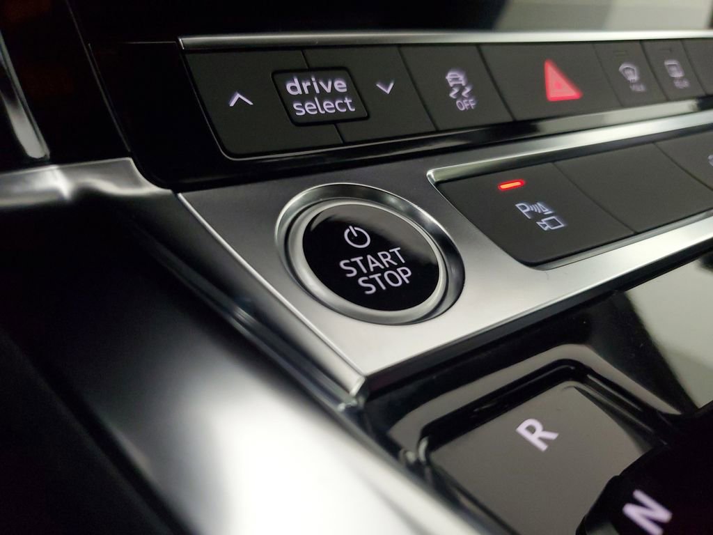 Used 2023 Audi e-tron Premium w/ Convenience Plus Package AWD/4WD image 33