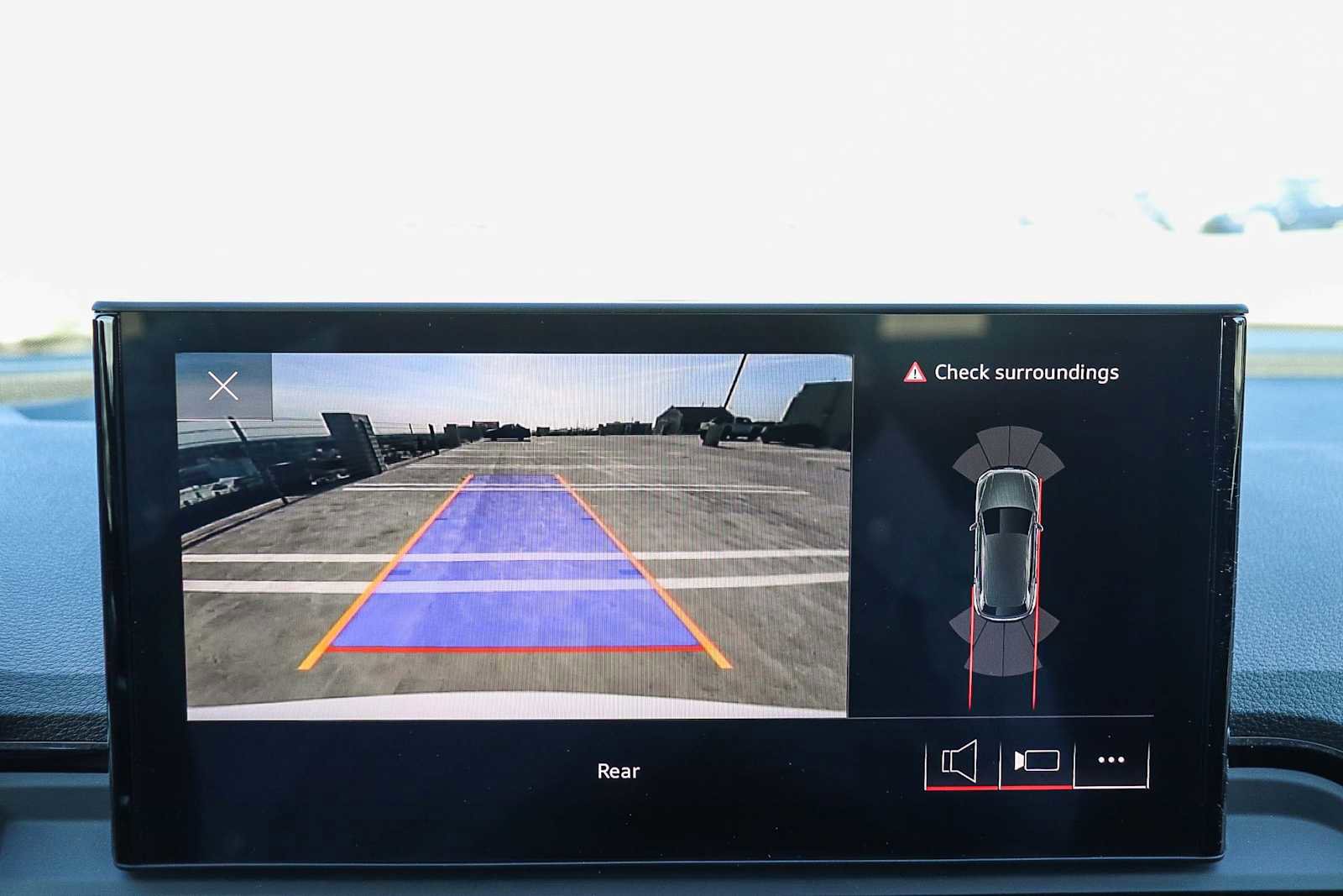 Used 2023 Audi Q5 e Premium w/ Convenience Package image 35