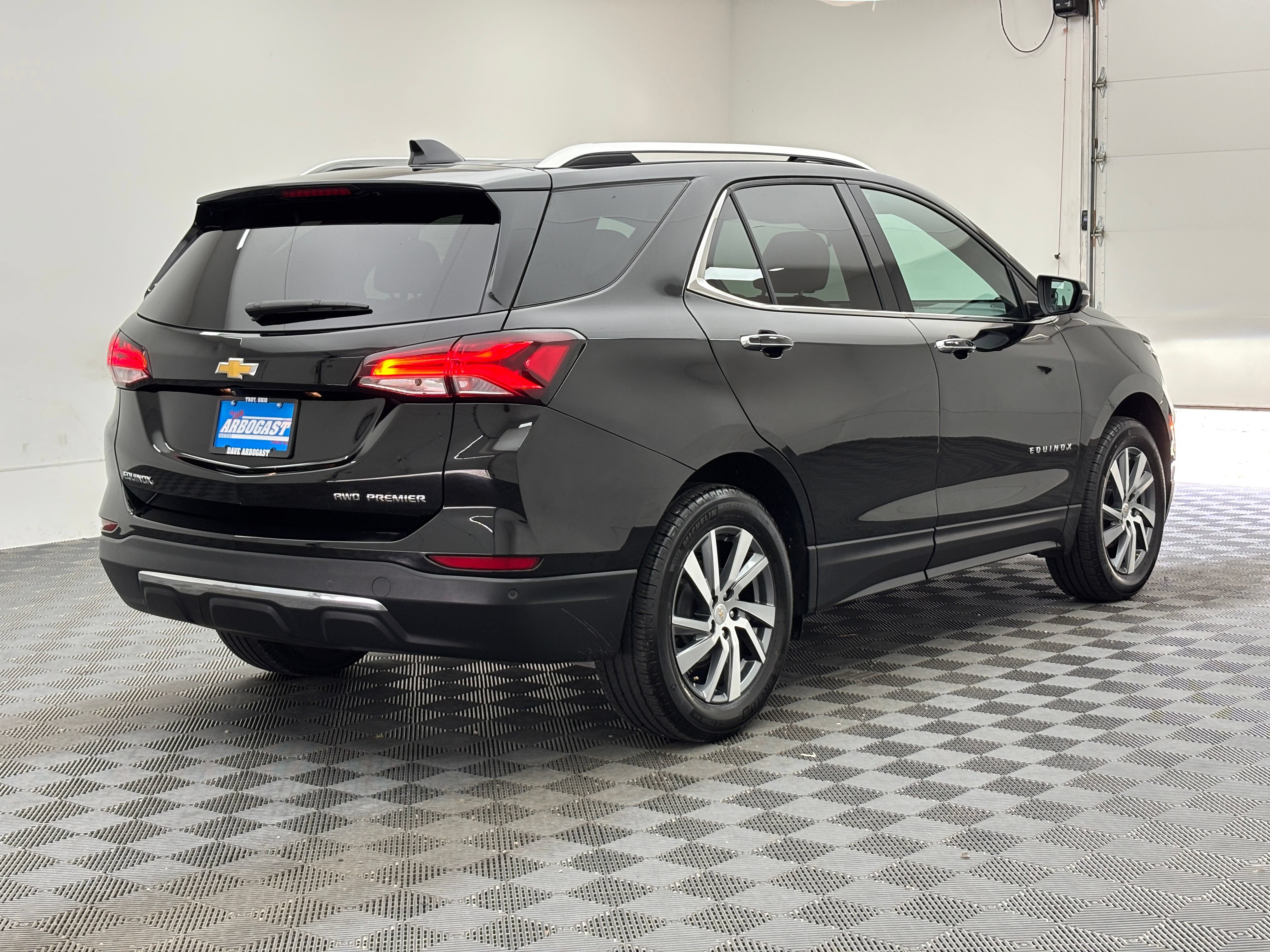 Used 2024 Chevrolet Equinox Premier AWD/4WD image 7