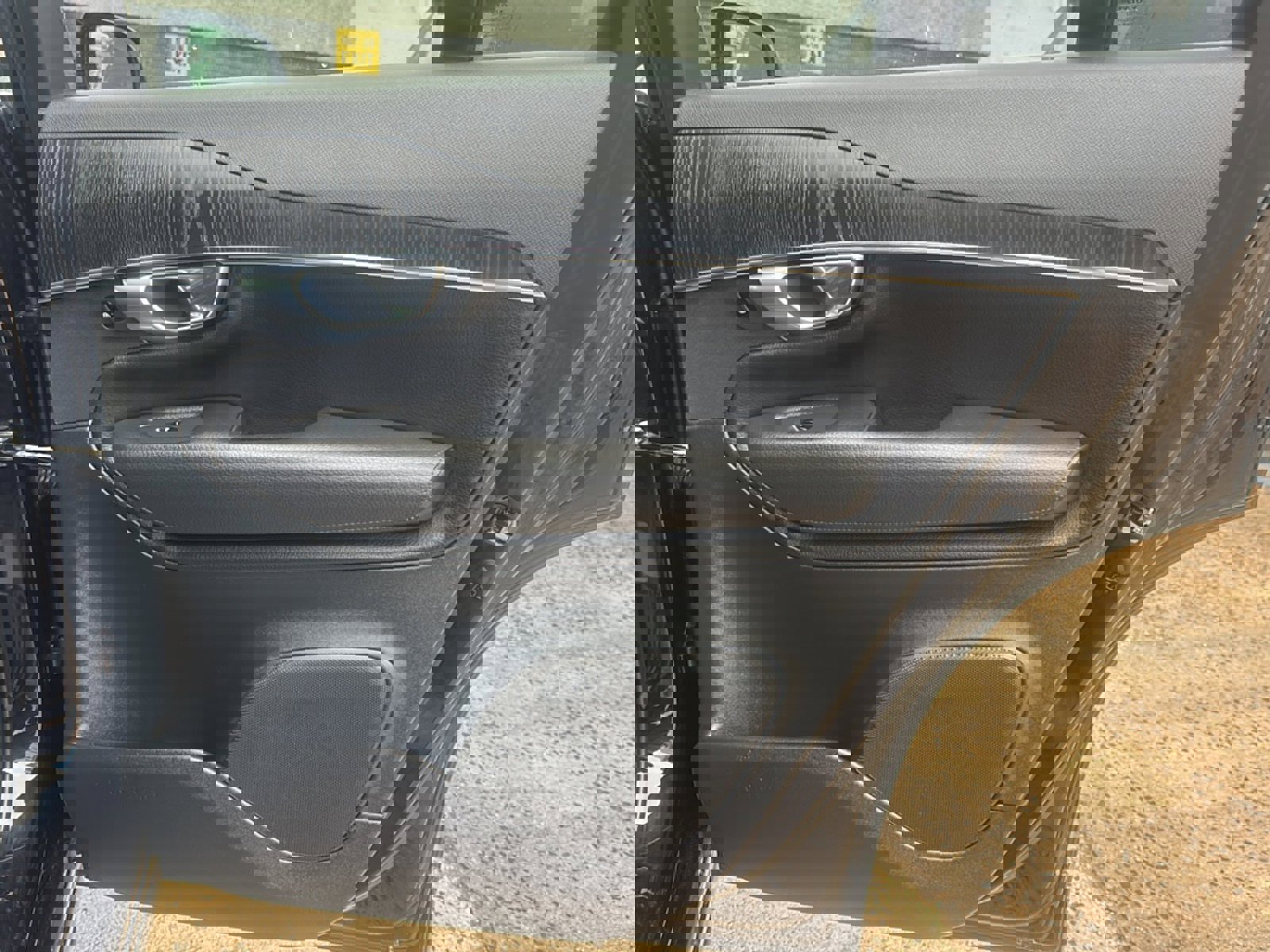 Used 2020 Volvo XC90 T6 Momentum w/ Protection Package Premier image 27