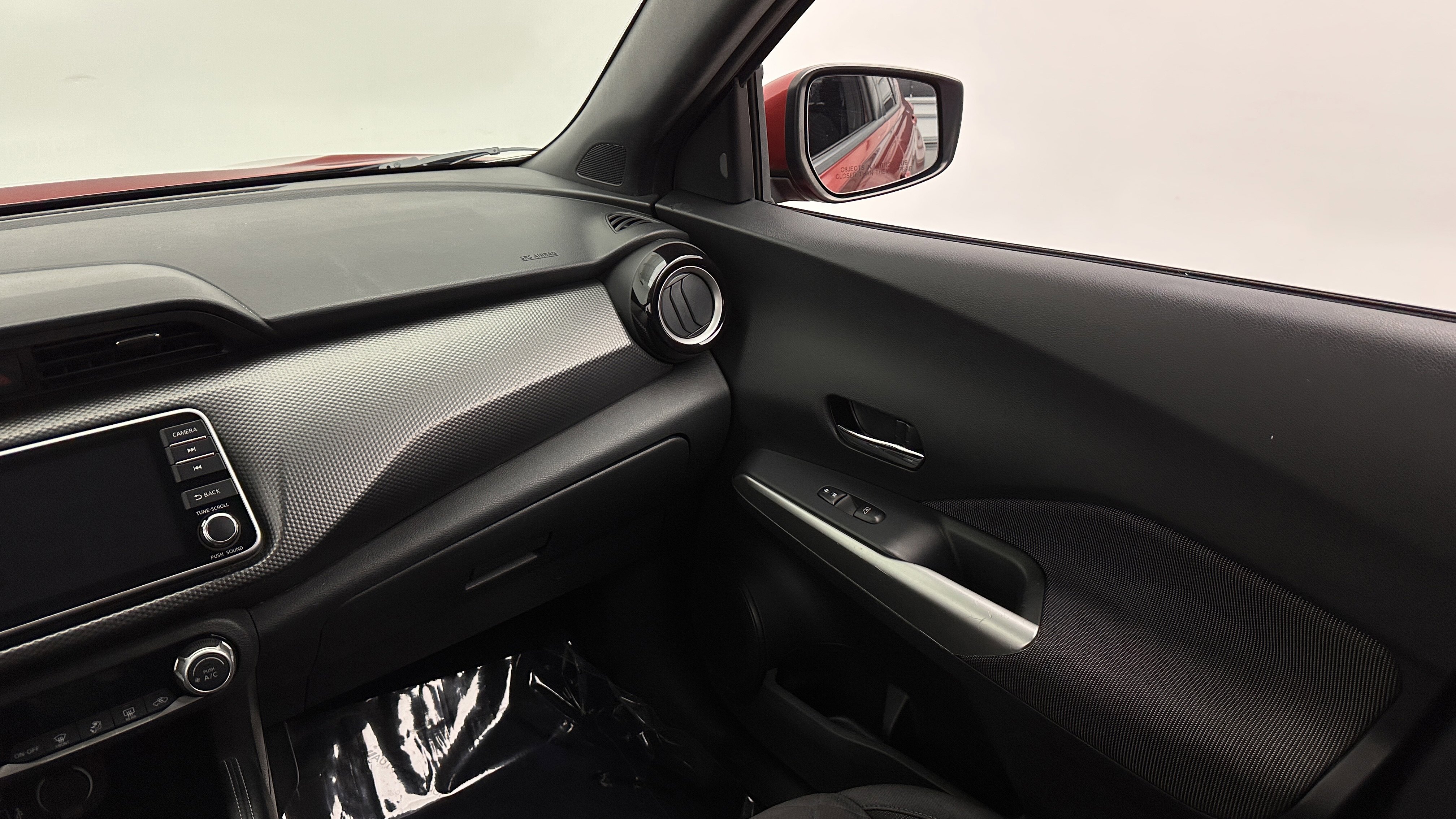 Used 2019 Nissan Kicks SV FWD image 25