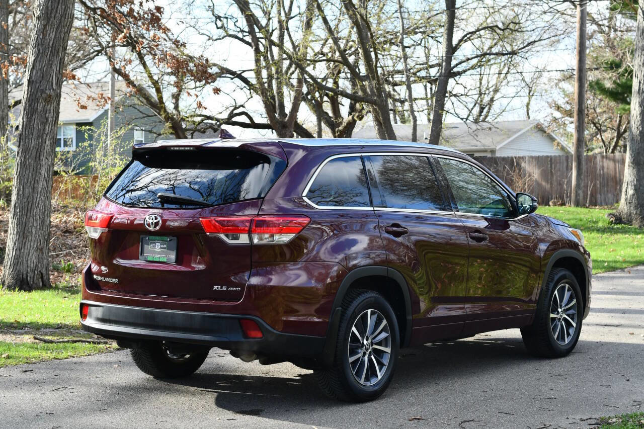 Used 2018 Toyota Highlander XLE image 6