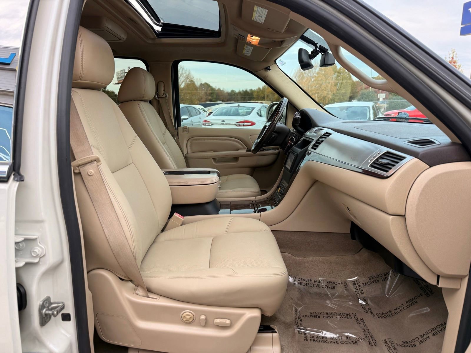 Used 2012 Cadillac Escalade ESV Luxury image 30