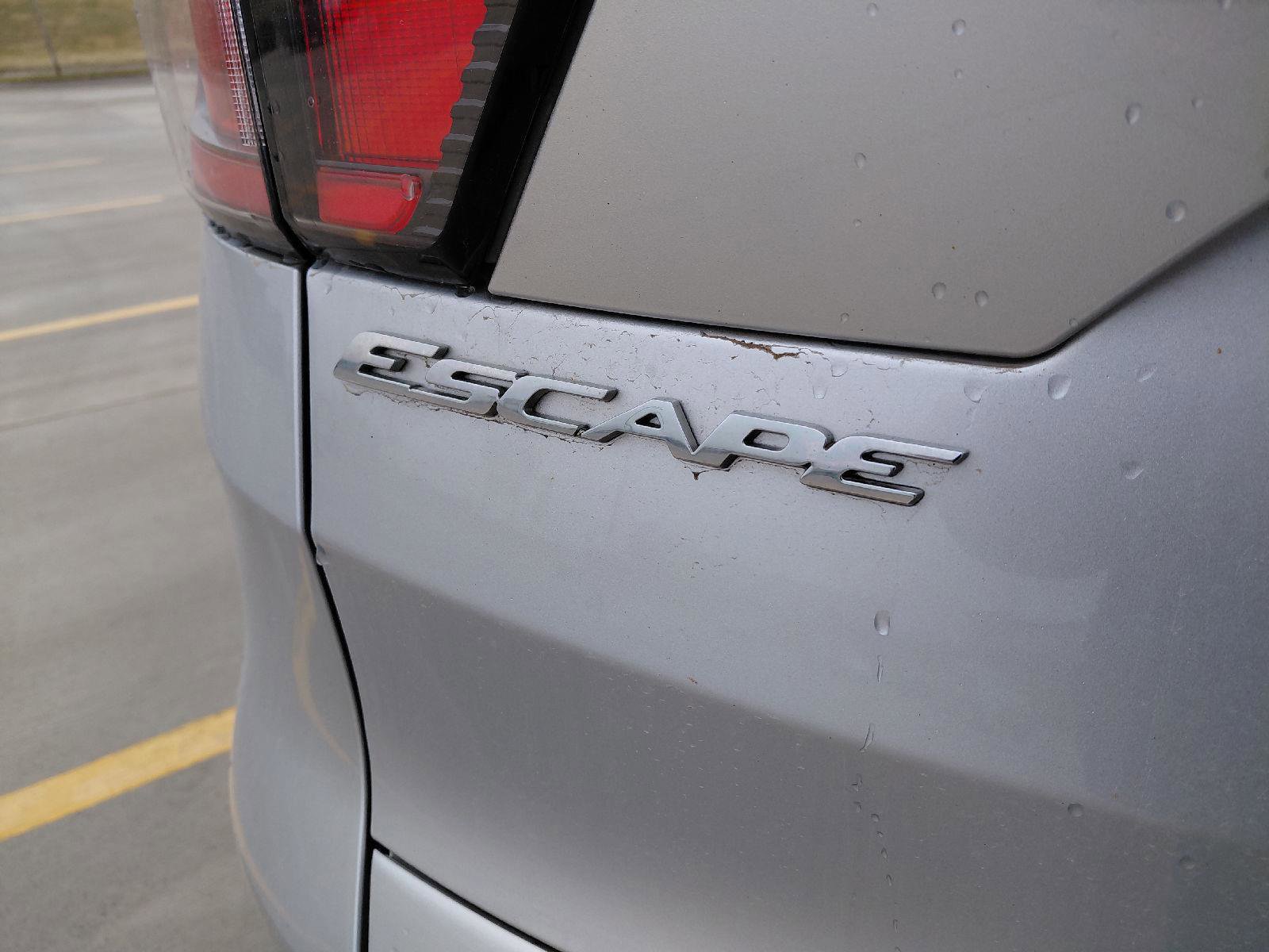 Used 2018 Ford Escape SE w/ Ford Safe & Smart Package image 23