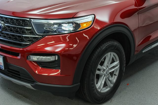 Used 2023 Ford Explorer XLT w/ Equipment Group 202A AWD/4WD image 4