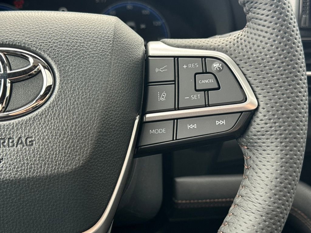 New 2026 Toyota Sienna Platinum image 21