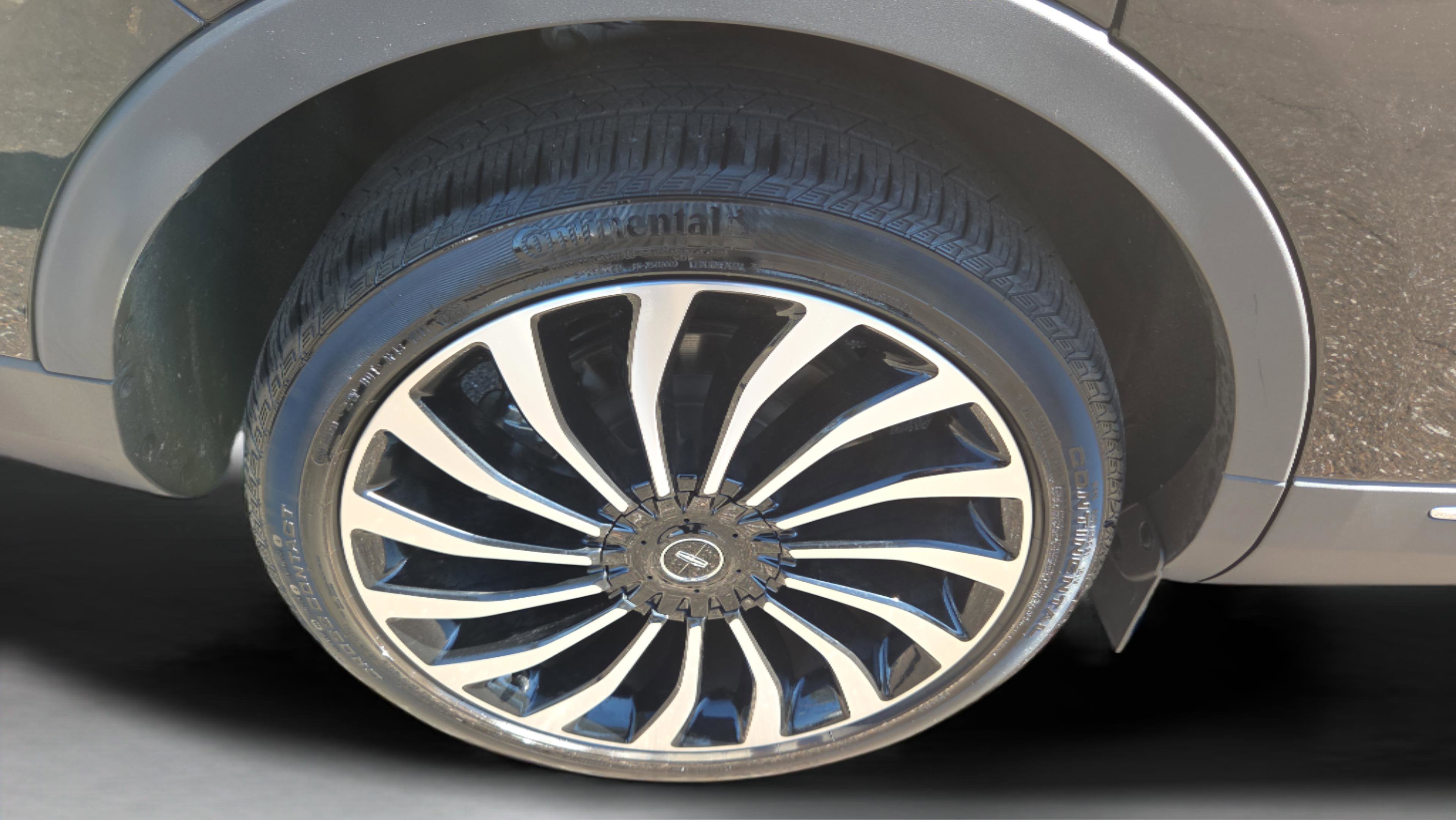 Used 2022 Lincoln Nautilus Black Label w/ Cargo Utility Package image 21