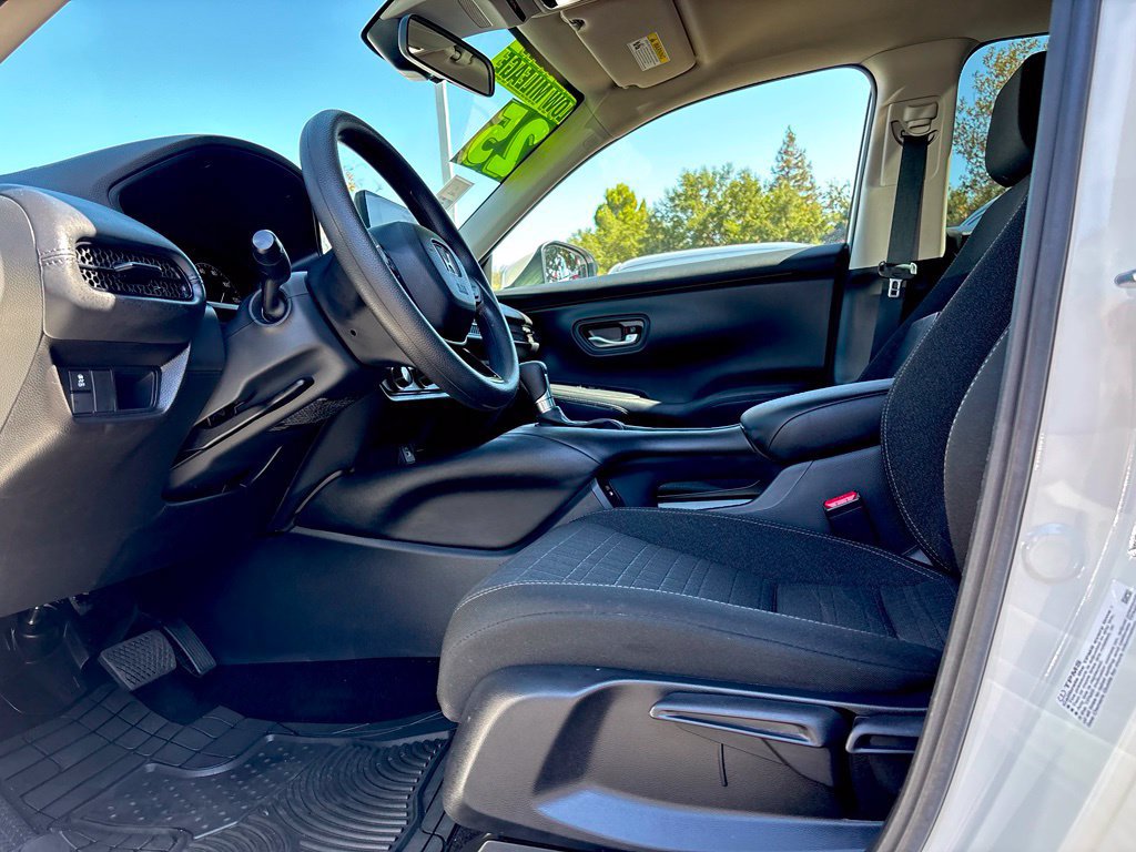 Used 2025 Honda HR-V LX image 13