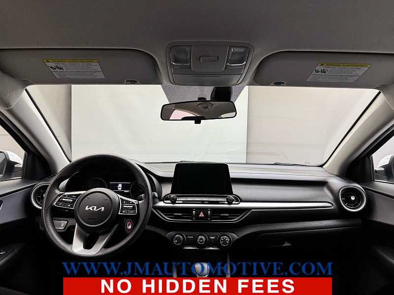 Used 2024 Kia Forte LXS FWD image 11