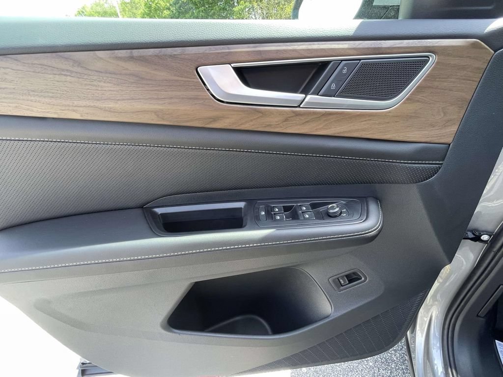 New 2026 Volkswagen Atlas SE FWD image 18