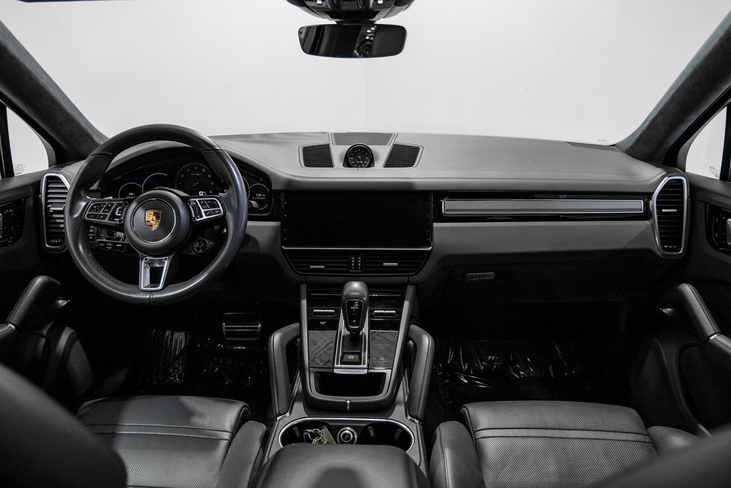 Used 2020 Porsche Cayenne Turbo image 13
