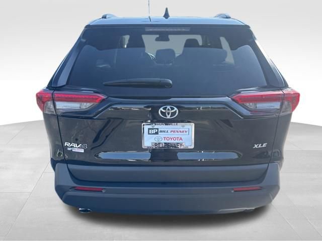 Used 2025 Toyota RAV4 XLE image 4