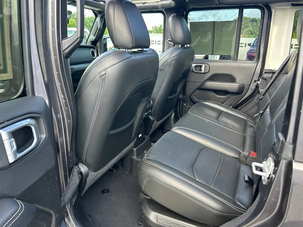 Used 2022 Jeep Wrangler Unlimited Sahara w/ Safety Group AWD/4WD image 35