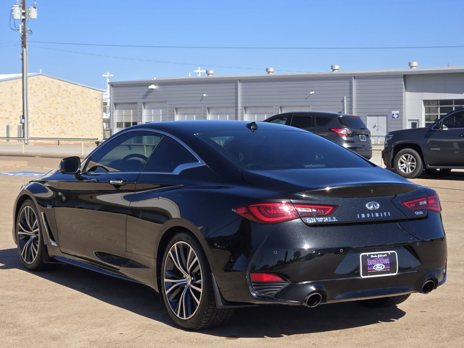 Used 2019 INFINITI Q60 3.0t Luxe w/ Essential Package image 7