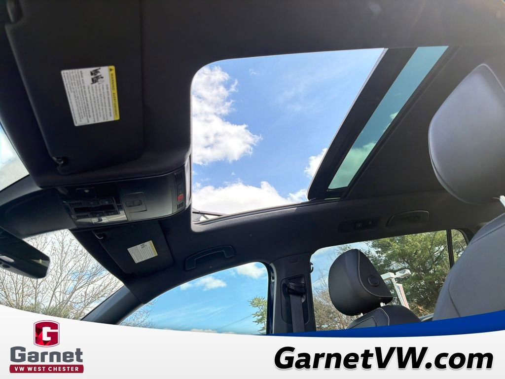 Certified 2023 Volkswagen Tiguan SEL R-Line image 22