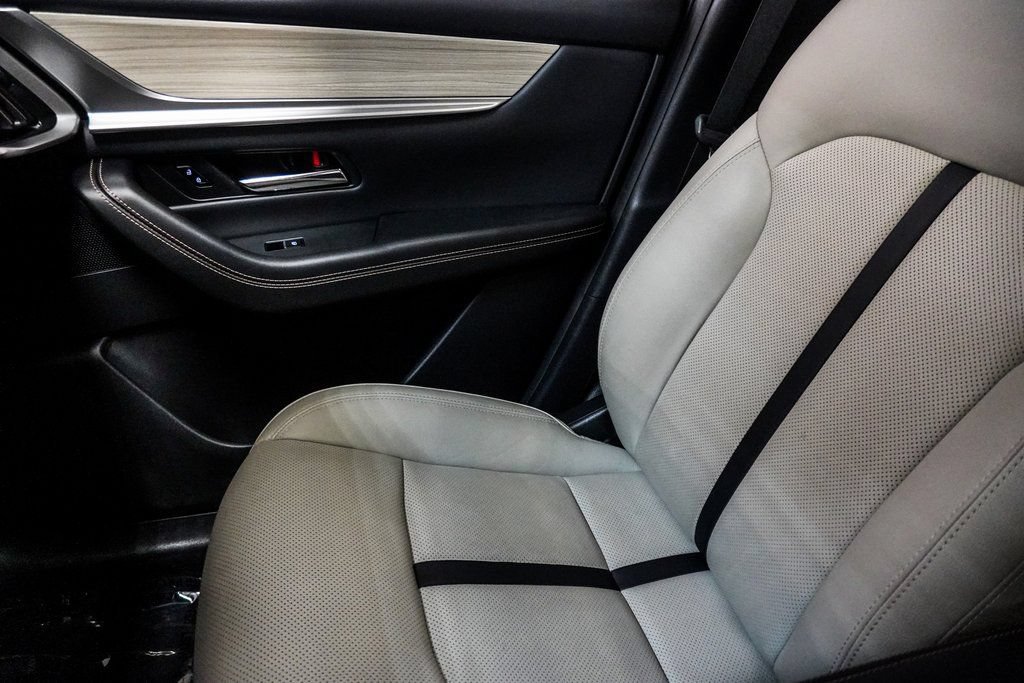 Used 2025 MAZDA CX-90 Plug-In Hybrid w/Premium Sport AWD/4WD image 32