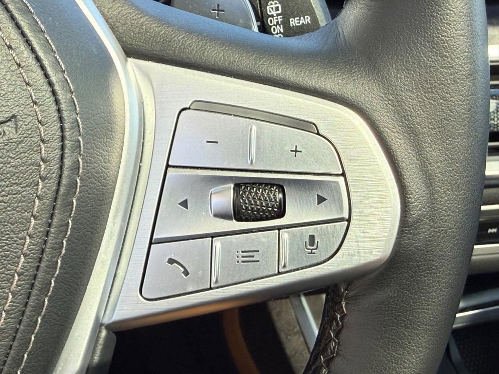 Certified 2023 BMW X7 xDrive40i w/ Premium Package image 18