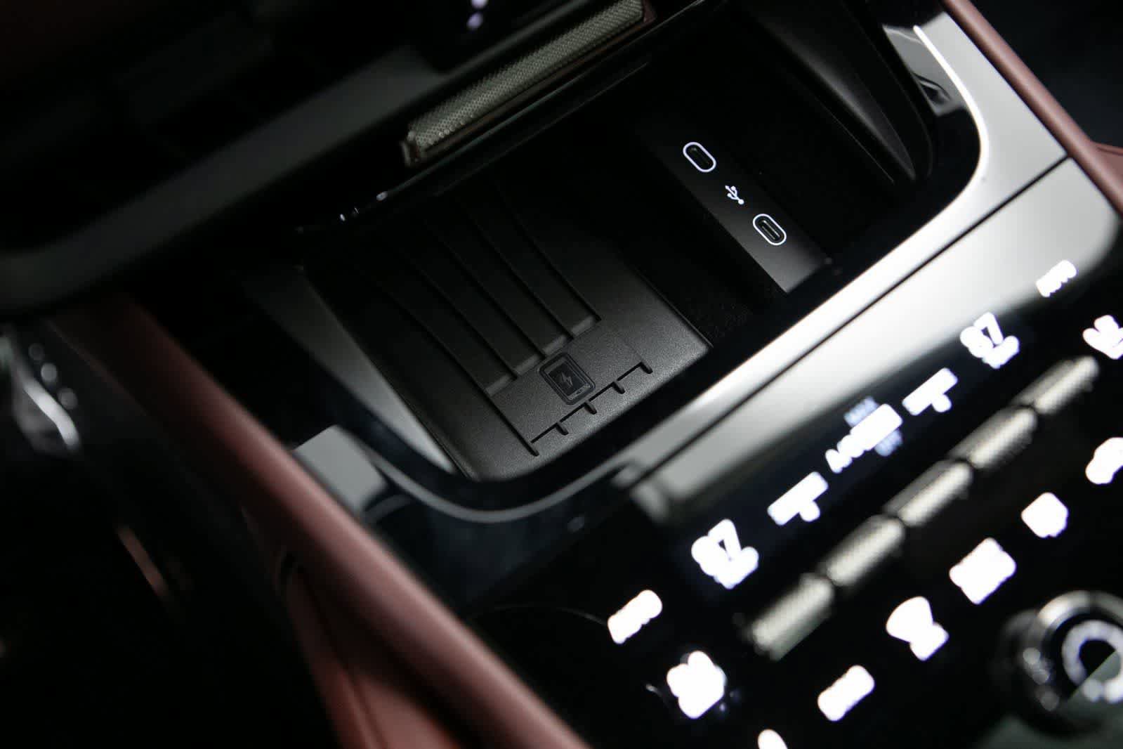 New 2026 Porsche Cayenne Turbo AWD/4WD image 23
