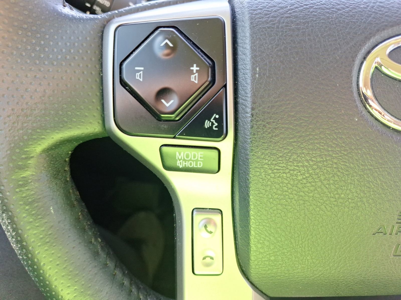 Used 2024 Toyota 4Runner Limited image 21