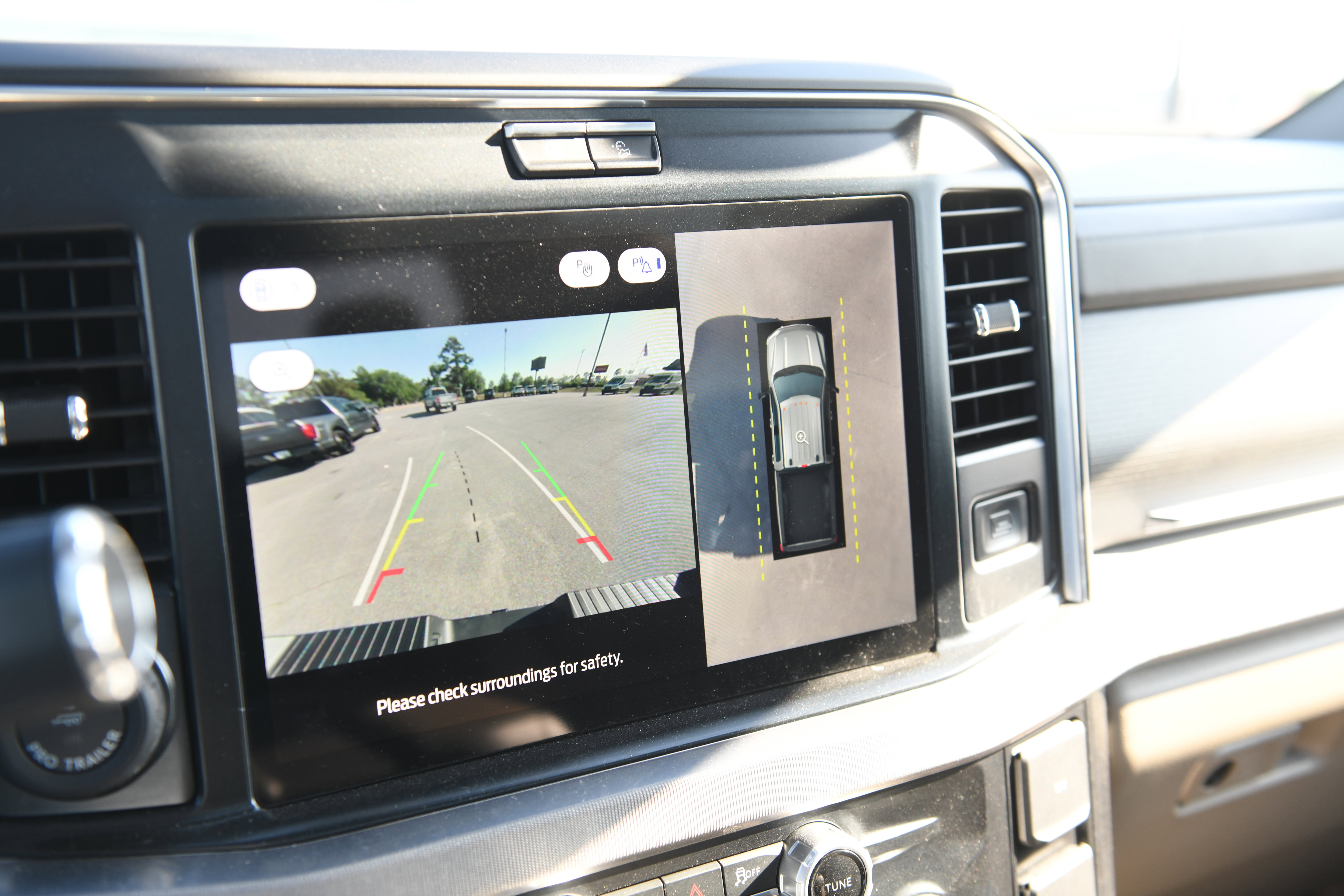 Used 2025 Ford F250 Platinum w/ Platinum Plus Package AWD/4WD image 21