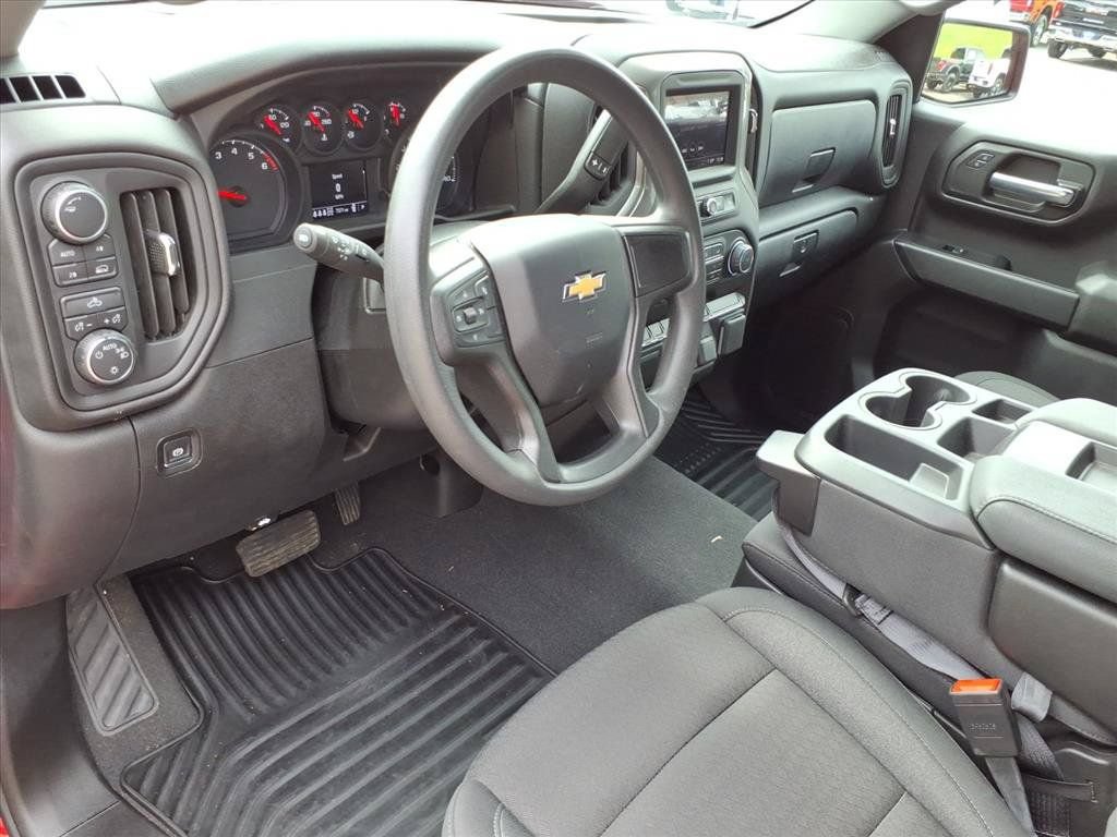 Used 2026 Chevrolet Silverado 1500 Custom w/ Turbomax Blackout Package AWD/4WD image 12