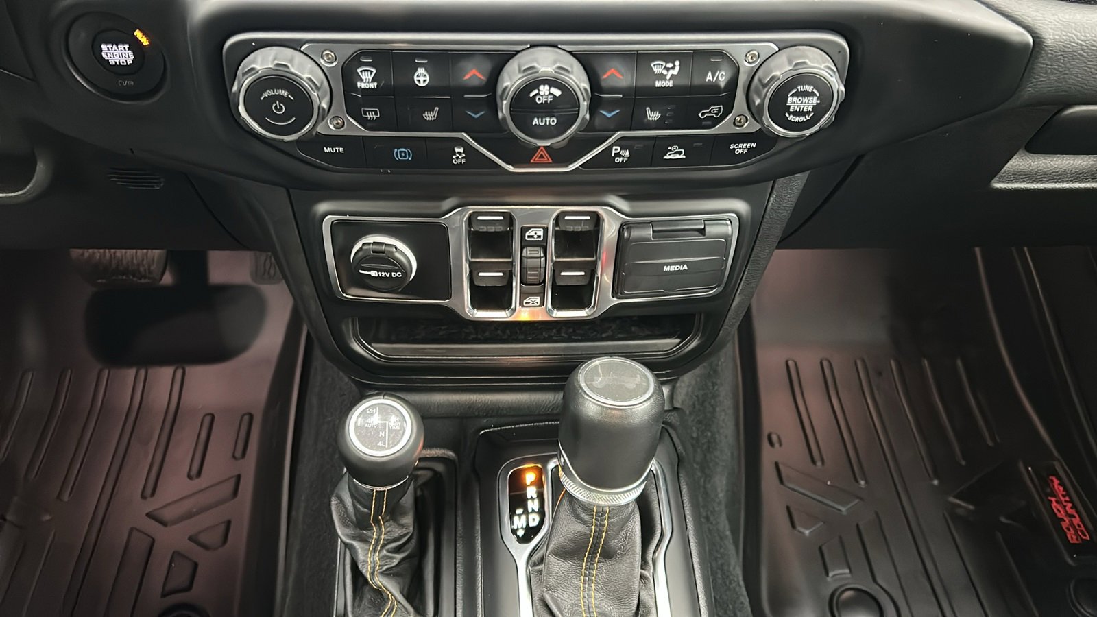 Used 2023 Jeep Wrangler Unlimited Sahara image 23