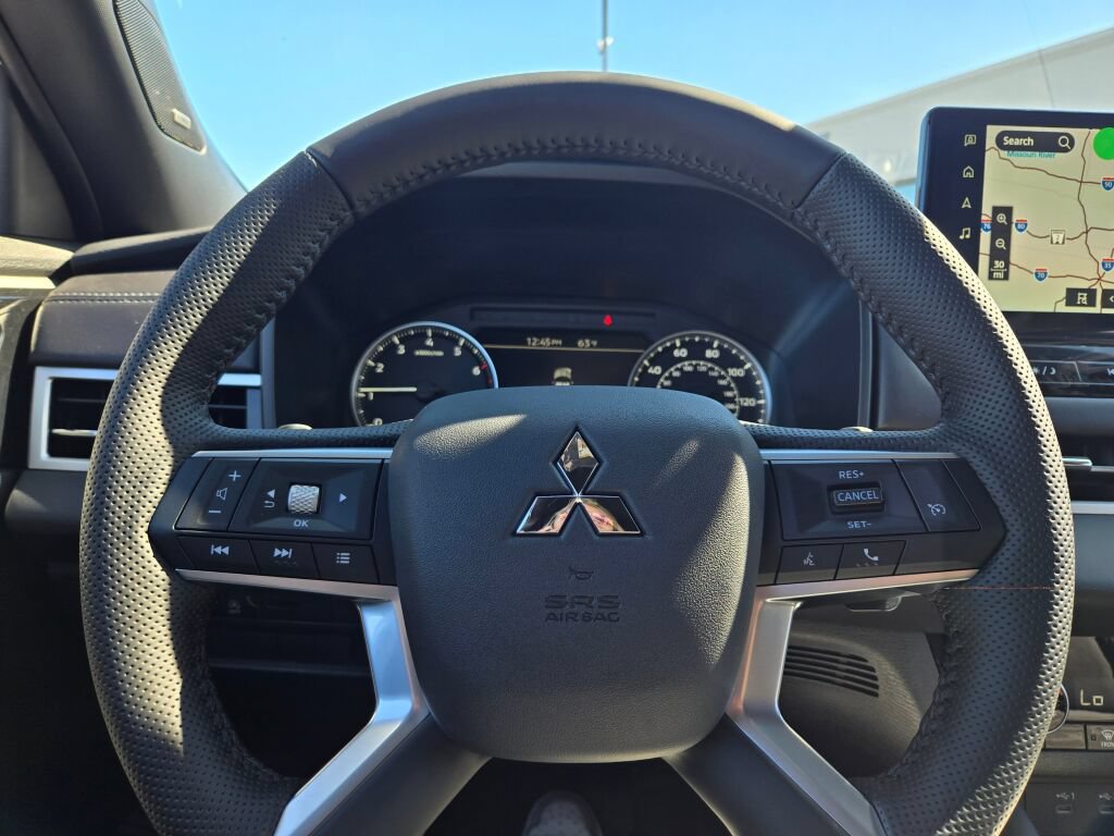 New 2026 Mitsubishi Outlander LE AWD/4WD image 27