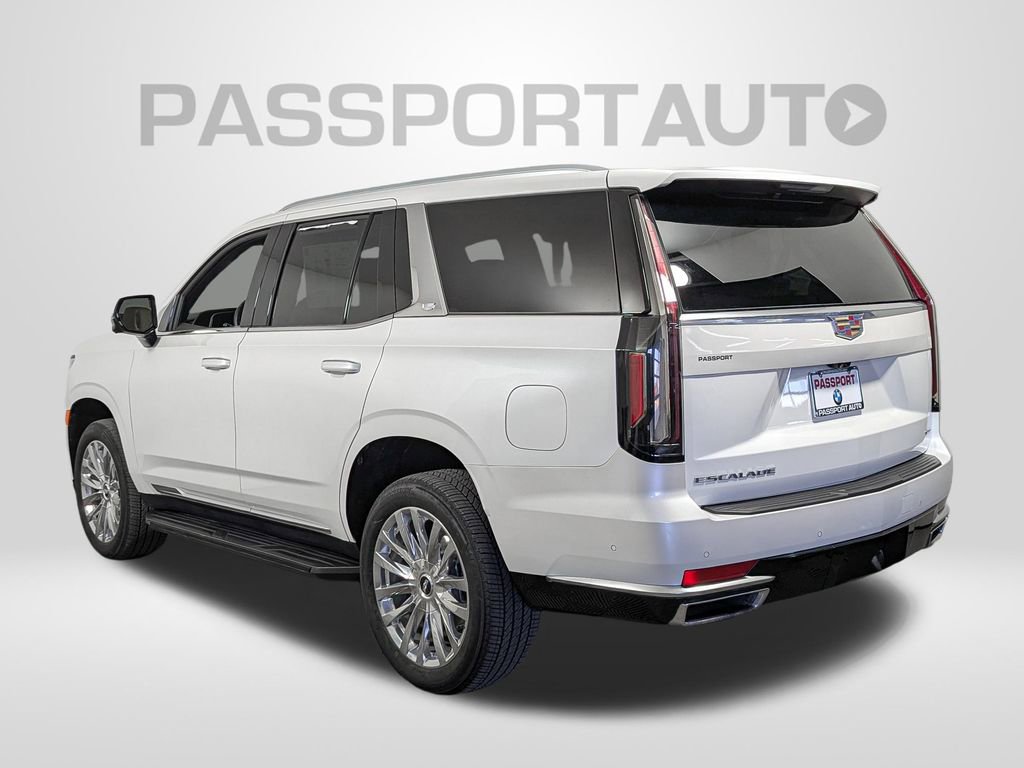 Used 2024 Cadillac Escalade Premium Luxury image 3