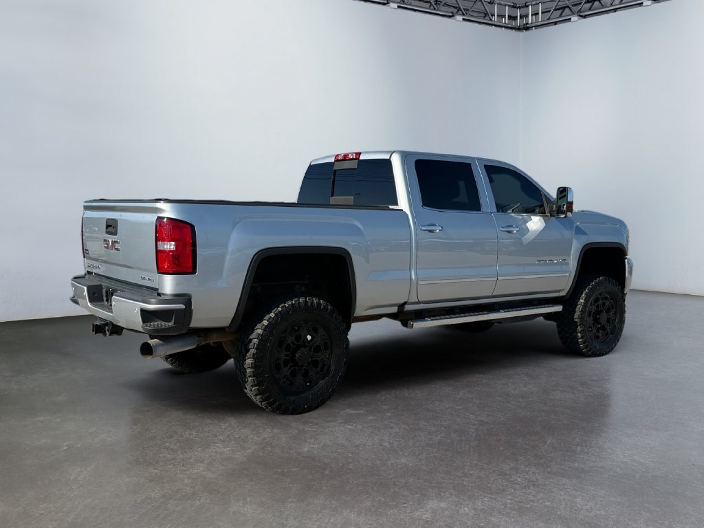 Used 2017 GMC Sierra 2500 Denali w/ Duramax Plus Package AWD/4WD image 3
