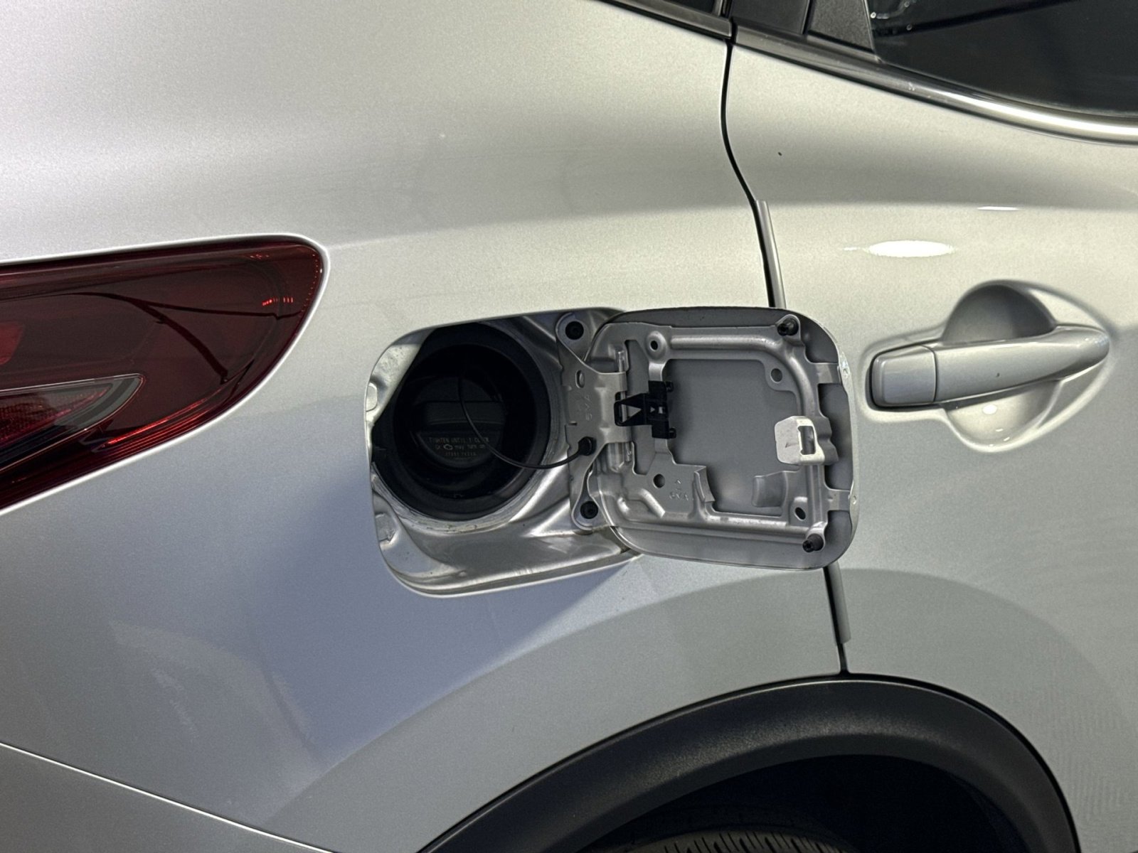 Used 2022 Nissan Rogue Sport SV image 42