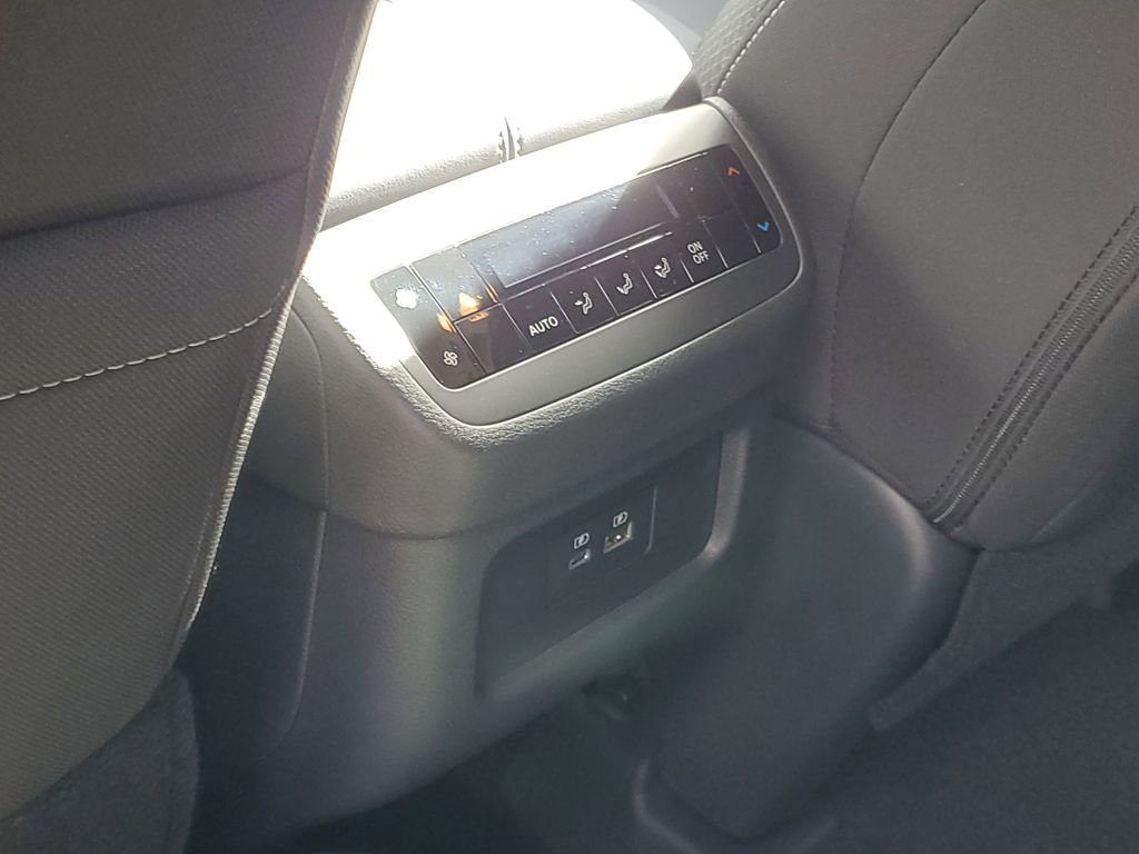 New 2025 Nissan Pathfinder SV image 28