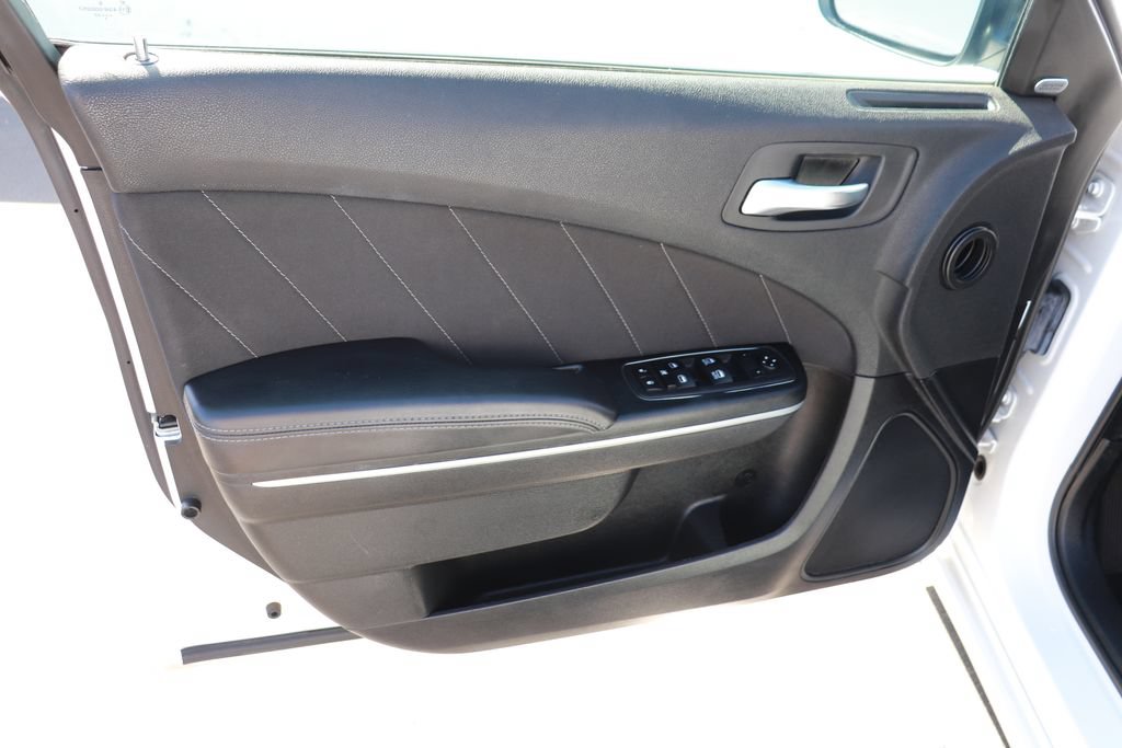 Used 2023 Dodge Charger SXT RWD image 9