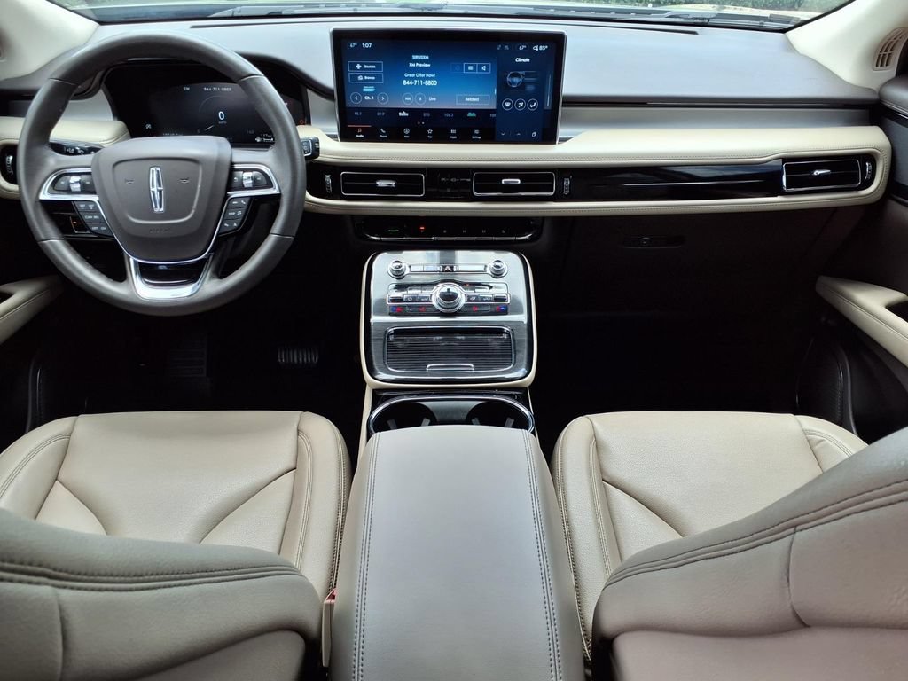 Used 2023 Lincoln Nautilus FWD w/ Premium Package image 9