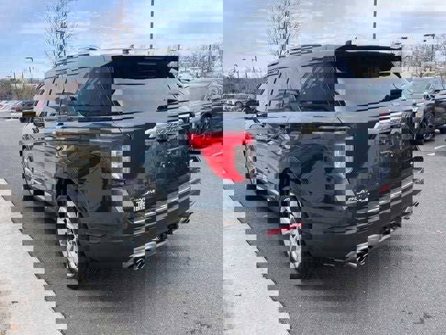 Used 2023 Ford Explorer Platinum w/ Technology Package image 6