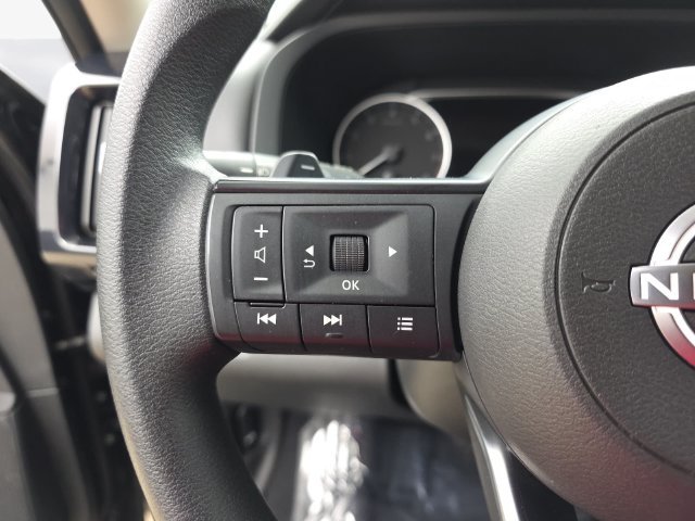 Used 2025 Nissan Pathfinder S FWD image 17