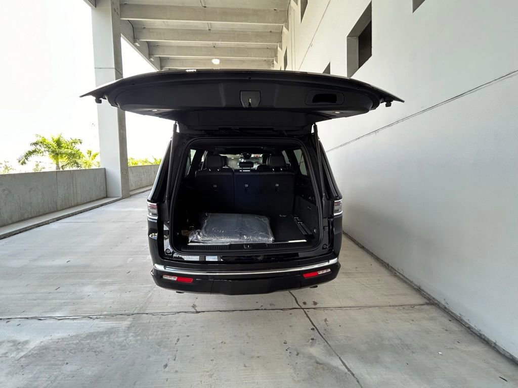 Used 2024 Jeep Grand Wagoneer L 4WD w/ HD Trailer Tow Package image 34