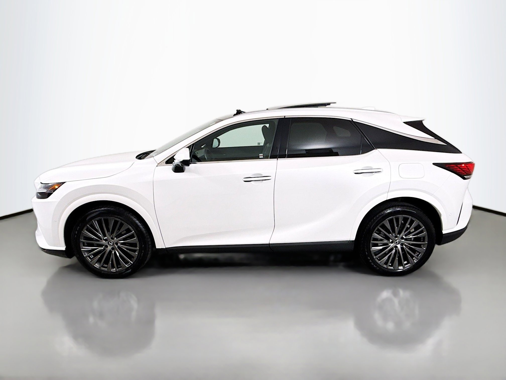 Certified 2024 Lexus RX 350 350h Luxury w/ Convenience Package image 4