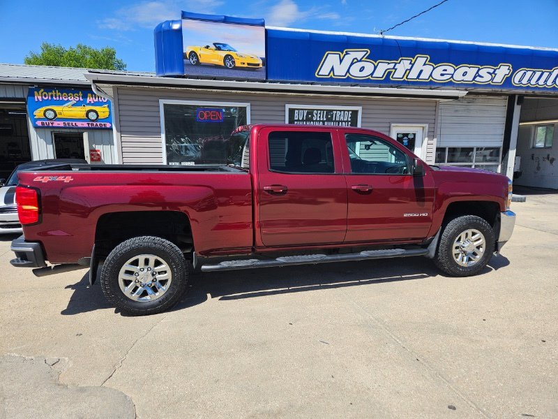 Used 2015 Chevrolet Silverado 2500 LT AWD/4WD image 2