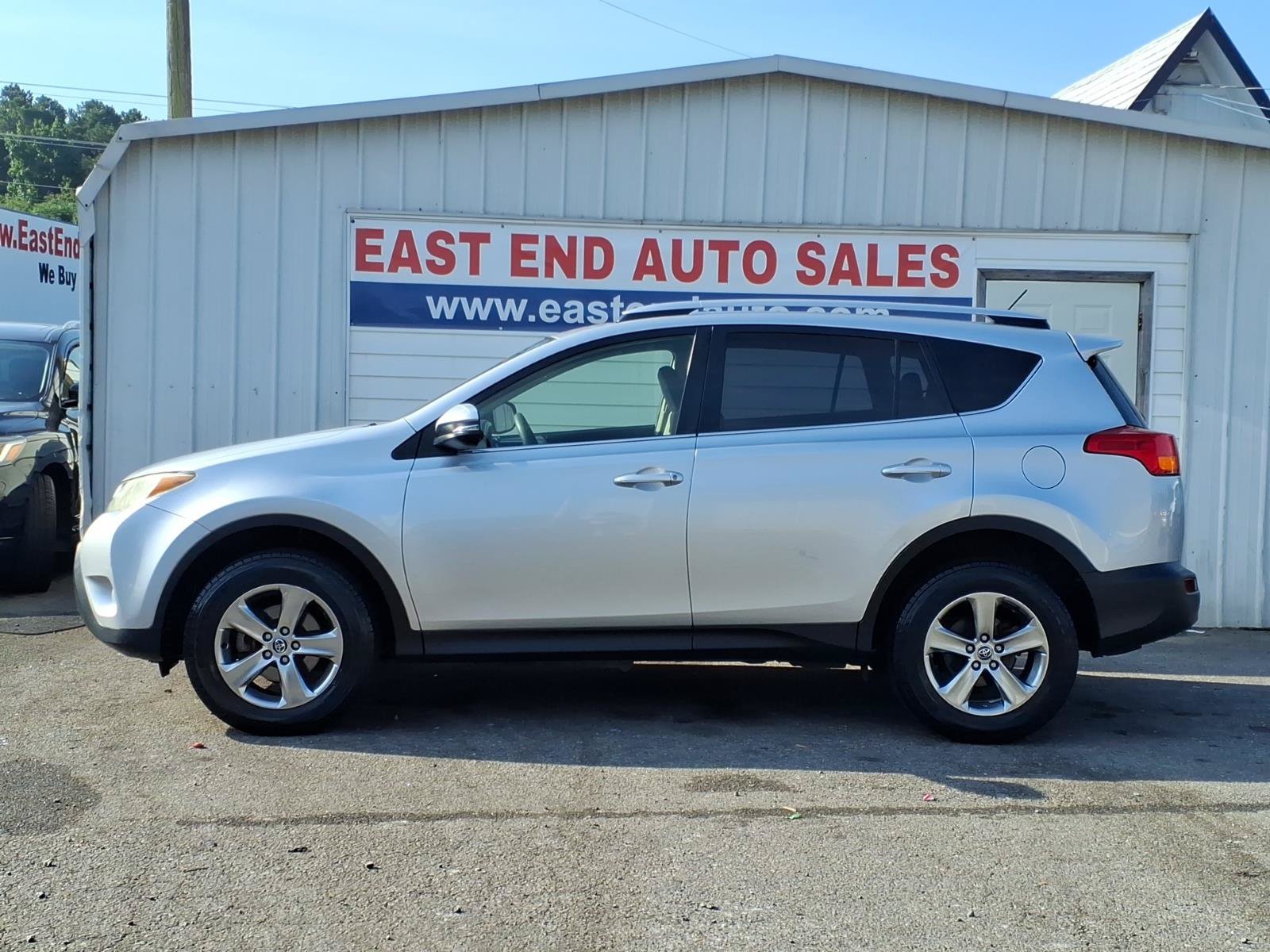 Used 2015 Toyota RAV4 XLE AWD/4WD image 2