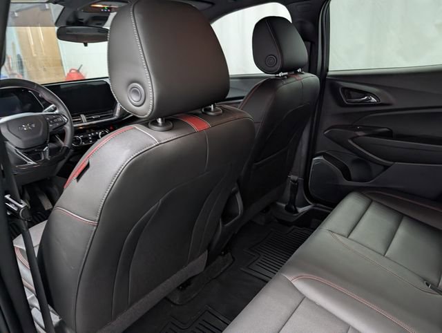 Used 2025 Chevrolet Trax RS image 13