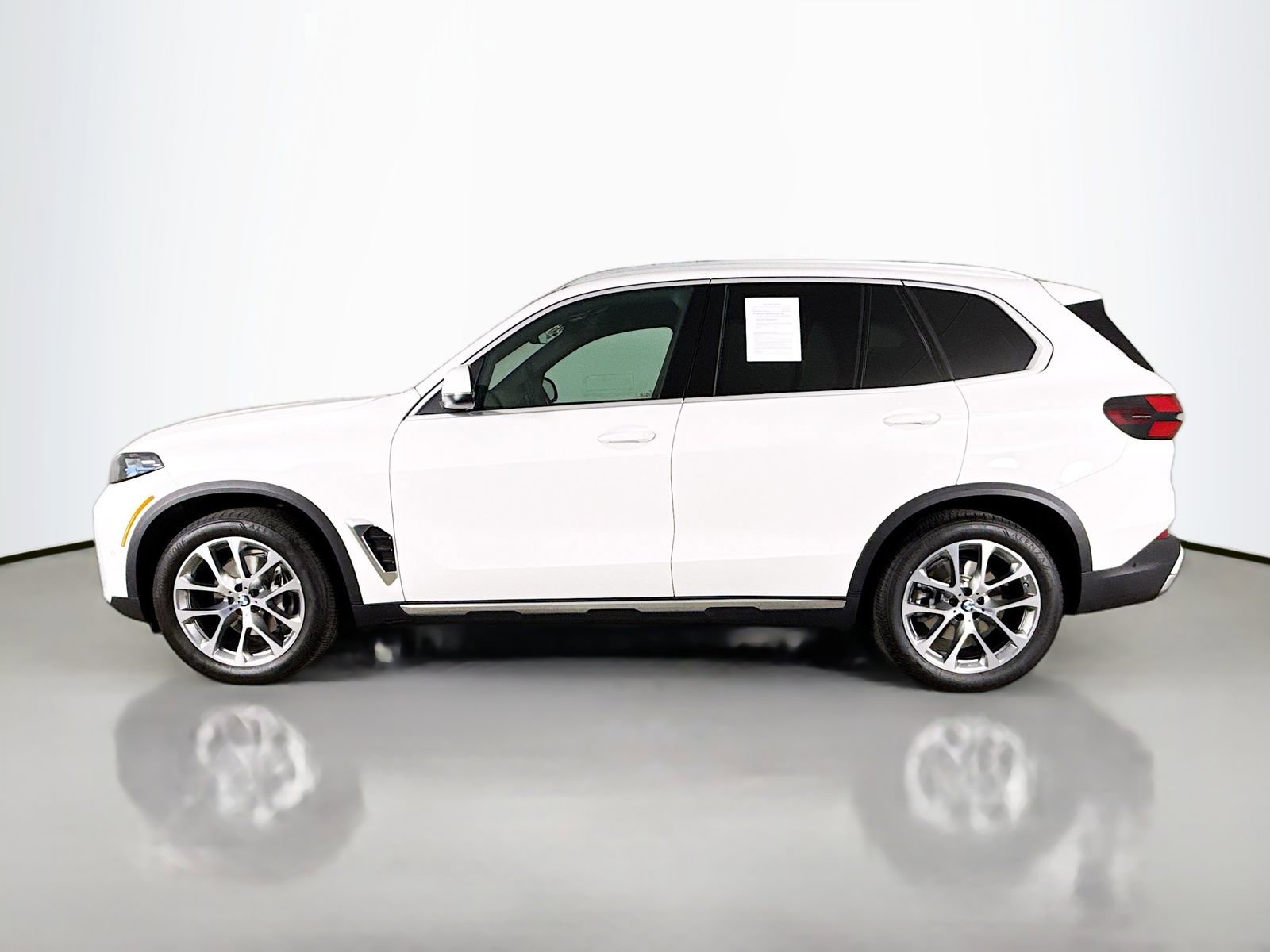 Used 2026 BMW X5 xDrive40i w/ Premium Package image 4