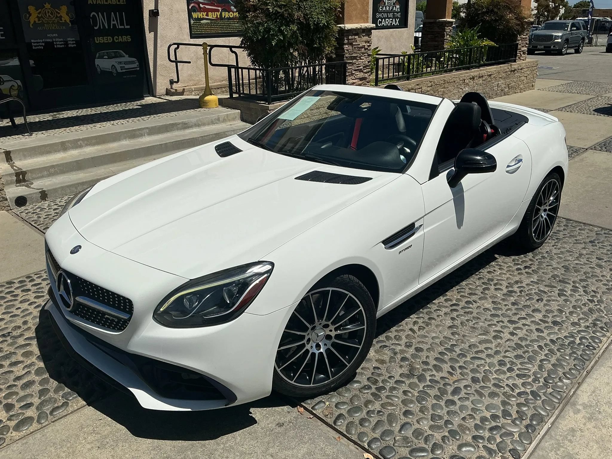 Used 2017 Mercedes-Benz SLC 43 AMG image 2