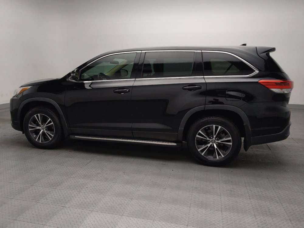 Used 2019 Toyota Highlander Plus FWD image 3