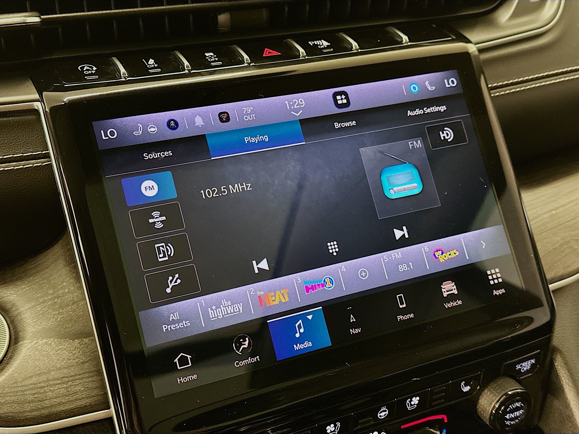 Used 2023 Jeep Grand Cherokee L Limited w/ Luxury Tech Group II AWD/4WD image 21