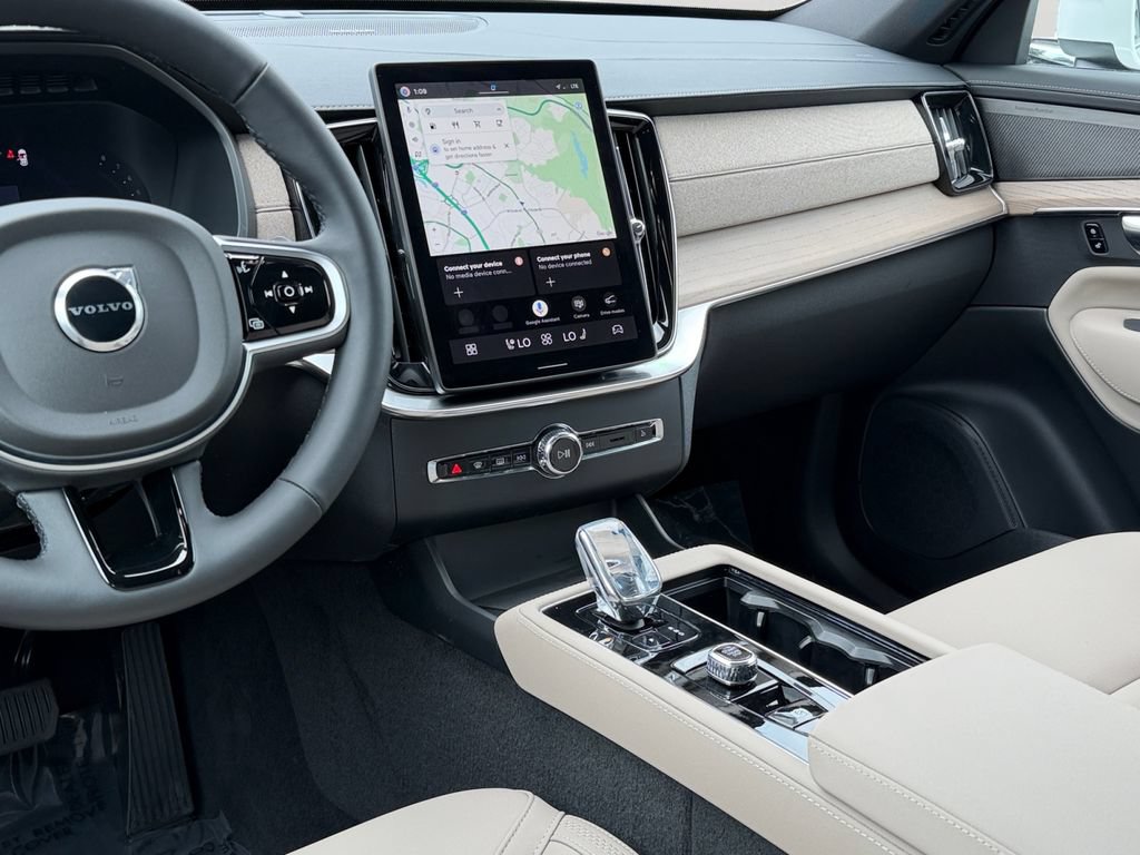 Certified 2026 Volvo XC90 B6 Plus AWD/4WD image 14
