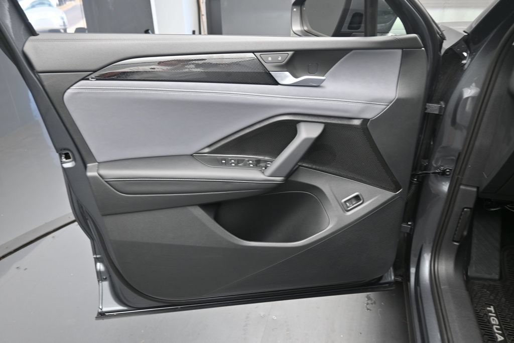 New 2026 Volkswagen Tiguan SE FWD image 18