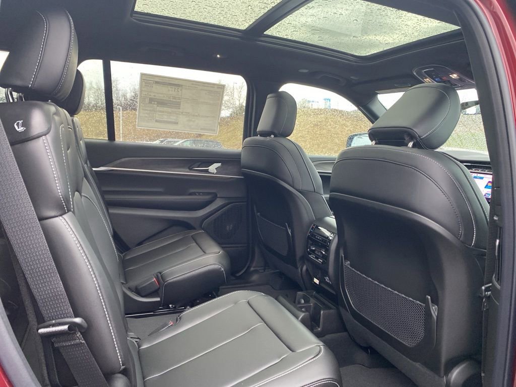 New 2025 Jeep Grand Cherokee L Limited w/ Black Appearance Package image 14