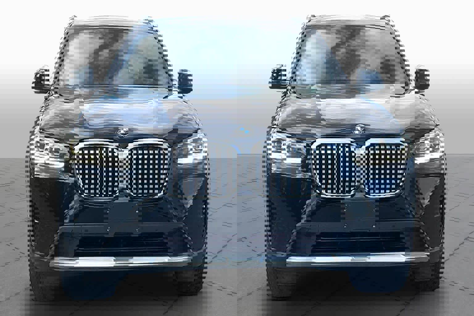 Used 2023 BMW X3 xDrive30i w/ Premium Package image 3