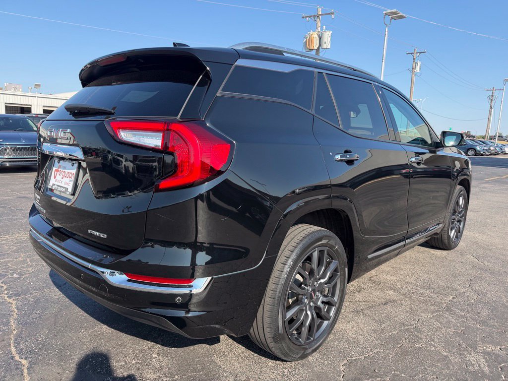Used 2022 GMC Terrain Denali w/ Black Diamond Edition AWD/4WD image 3